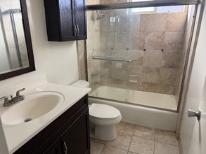 2020 Preuss Rd in Los Angeles, CA - Foto de edificio - Building Photo