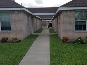 3706 Wyndham Ave, Unit A in Pharr, TX - Building Photo - Building Photo