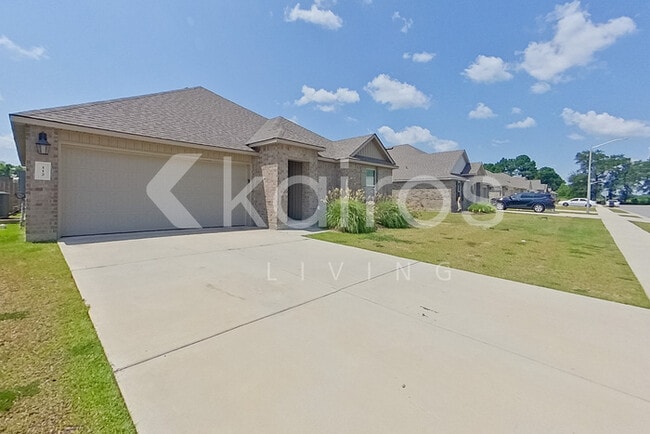 112 SANTIAGO COURT in Lafayette, LA - Building Photo - Building Photo