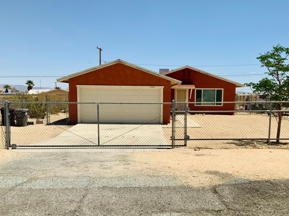 5393 Cahuilla Ave in Twentynine Palms, CA - Building Photo