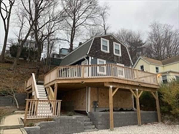 property at 28 Paomet Rd
