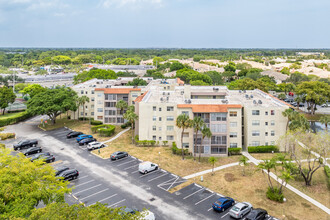 Courtyards of Broward in North Lauderdale, FL - Building Photo - Building Photo