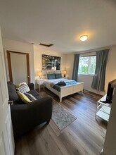 27541 44th Pl S, Unit Private Guest House in Auburn, WA - Building Photo - Building Photo