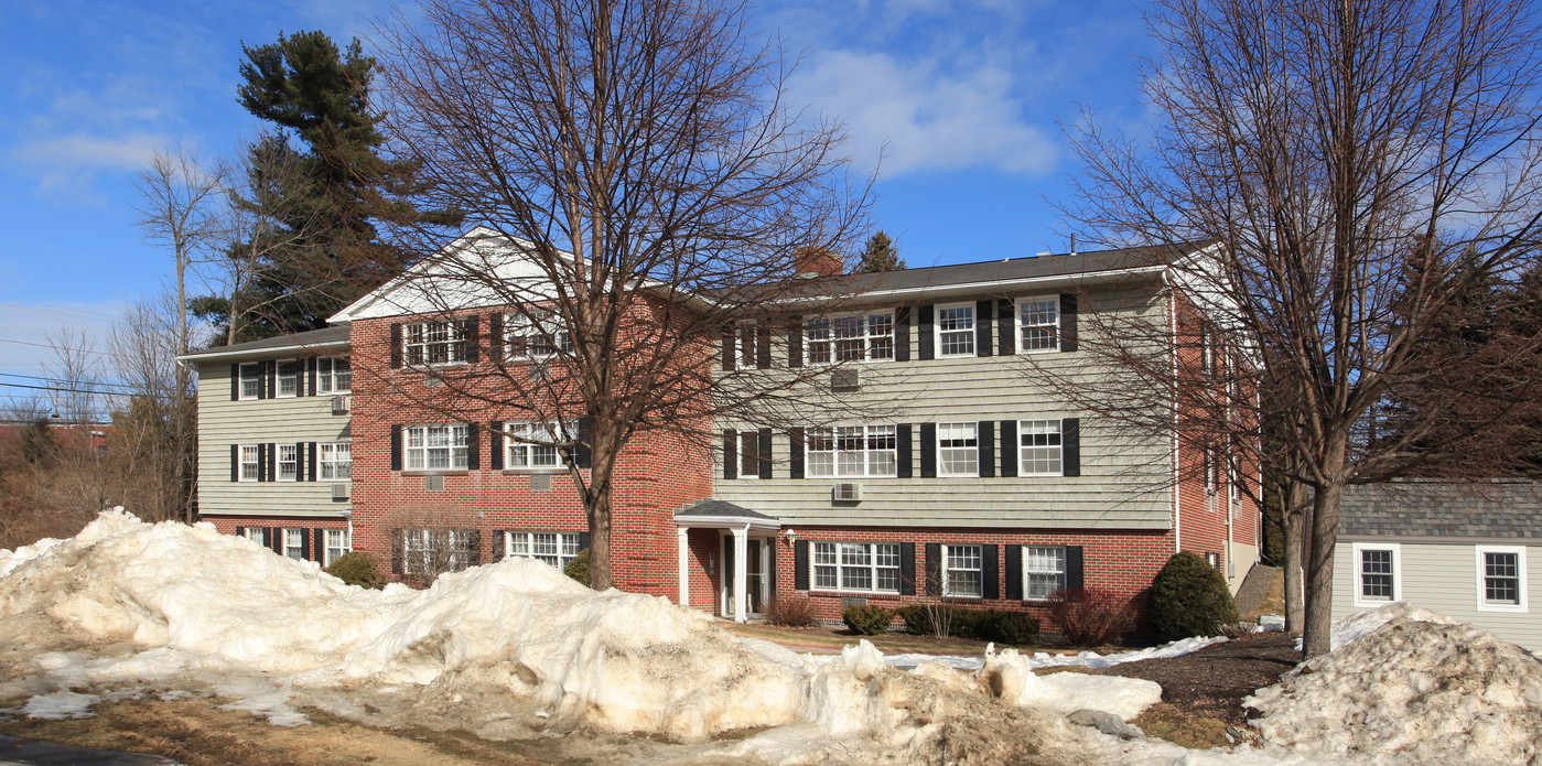 190 Capitol St in Augusta, ME - Foto de edificio