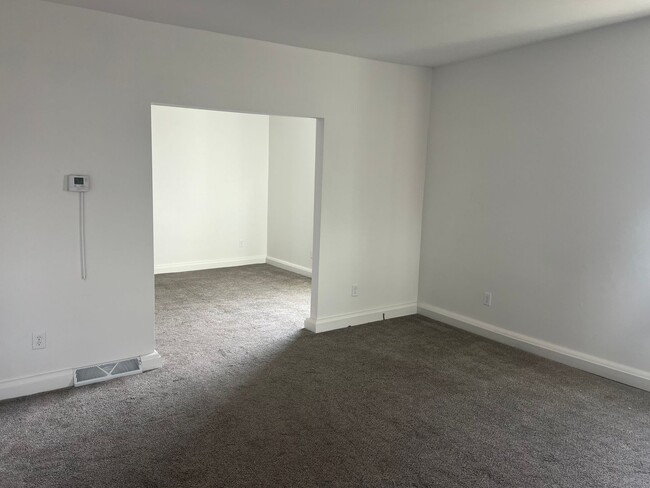 211 E 4th St in Dell Rapids, SD - Building Photo - Building Photo