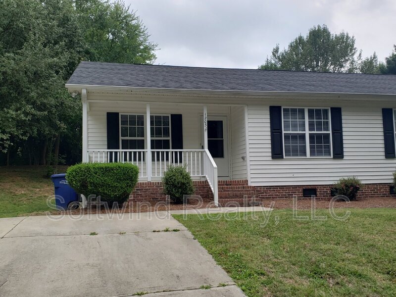1205 Summer St in Mount Pleasant, NC - Building Photo