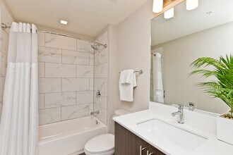 1554 N North Park Ave, Unit 1552-2A in Chicago, IL - Building Photo - Building Photo
