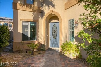 9008 Teetering Rock Ave in Las Vegas, NV - Building Photo - Building Photo