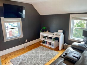 30 Maple Ave in North Andover, MA - Foto de edificio - Building Photo