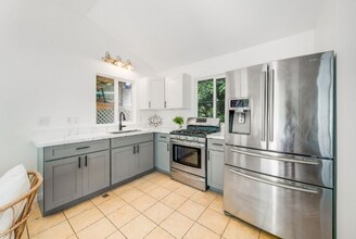 70 Hui Rd F in Lahaina, HI - Building Photo - Building Photo