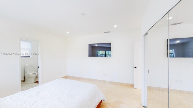 19140 N Bay Rd in Sunny Isles Beach, FL - Building Photo - Building Photo