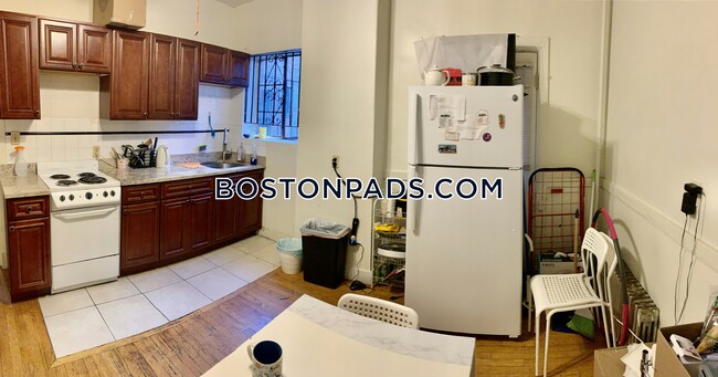 212 Hemenway St, Unit 4 in Boston, MA - Foto de edificio - Building Photo