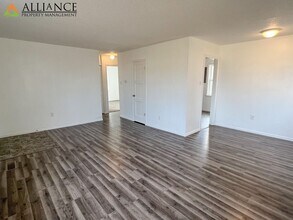 308 Pine St in Wamego, KS - Building Photo - Building Photo