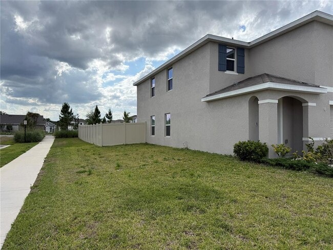2541 Birney Run in Zephyrhills, FL - Building Photo - Building Photo