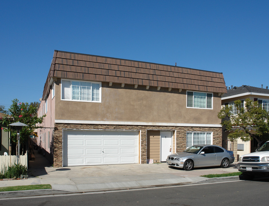 141 14th St in Seal Beach, CA - Building Photo