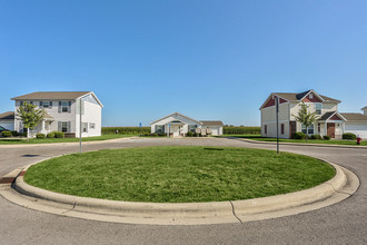 Forest Edge in Rawson, OH - Foto de edificio - Building Photo