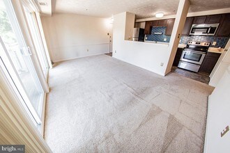 504 Philmont Dr-Unit -8 in Gaithersburg, MD - Building Photo - Building Photo