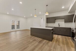 302 S Divario Cyn Dr in Saint George, UT - Building Photo