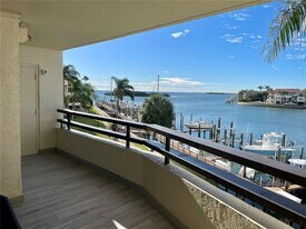 126 1st St E in Tierra Verde, FL - Building Photo