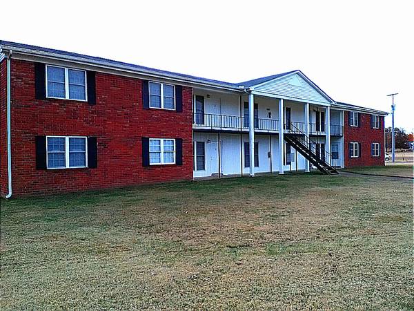 Autumn Wood Apartments & Duplex's in Union City, TN - Building Photo