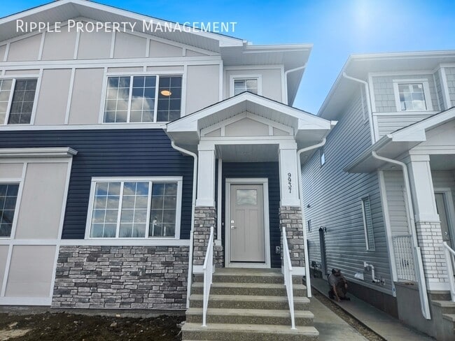 9937 Huxbury Dr NE in Calgary, AB - Building Photo - Building Photo