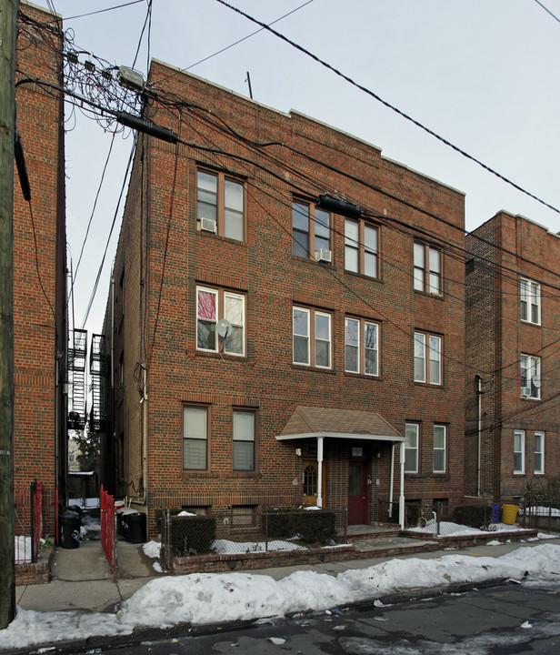 258 Clendenny Ave in Jersey City, NJ - Building Photo