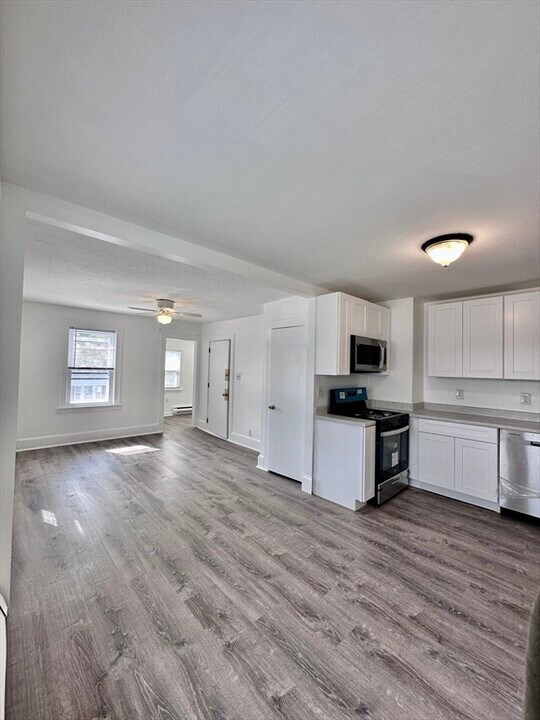 90 Brook Rd in Quincy, MA - Building Photo