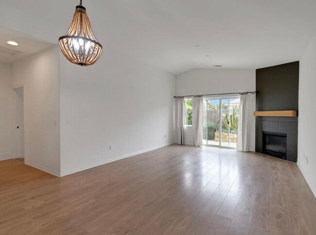 1549 Cheshire Ct in Santa Maria, CA - Foto de edificio - Building Photo