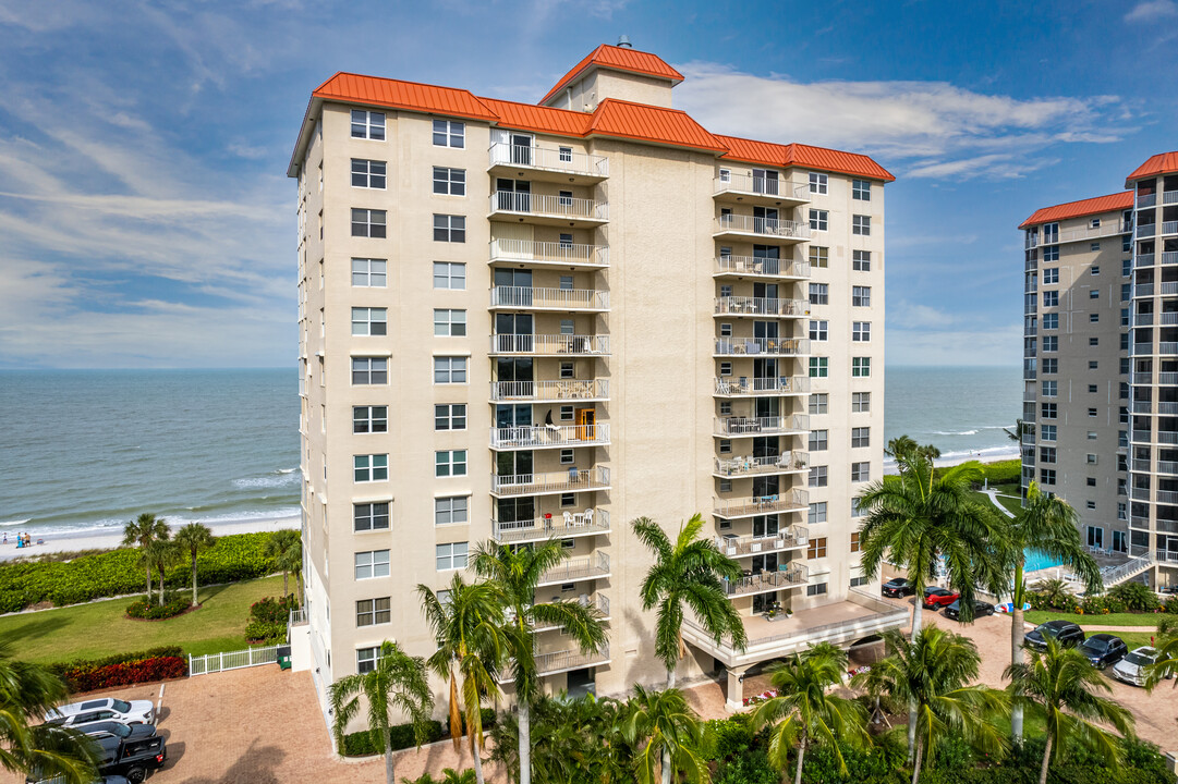 Vanderbilt Shores (Barcelona & Seville) in Naples, FL - Building Photo