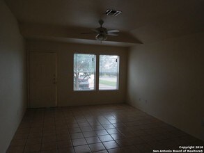 4402 Terra Summit Rd in San Antonio, TX - Building Photo - Building Photo