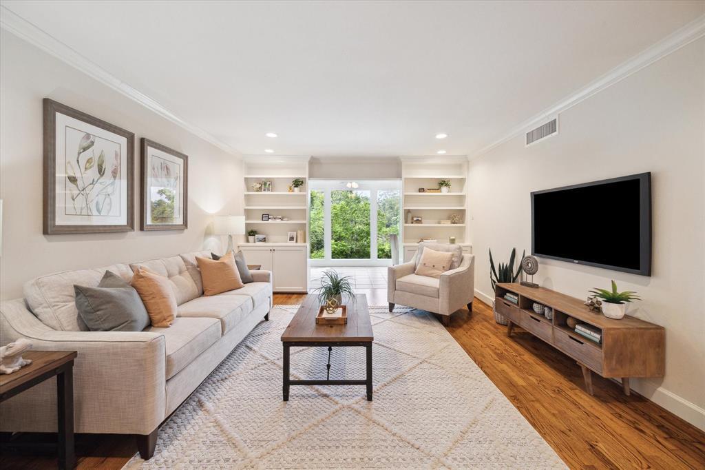 6595 Bayou Glen Rd in Houston, TX - Building Photo