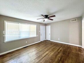 825 W South St in Hernando, MS - Foto de edificio - Building Photo