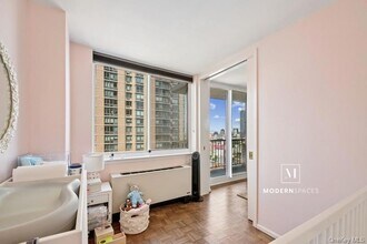 4-74-74 48th Ave, Unit 21-E in Queens, NY - Building Photo - Building Photo