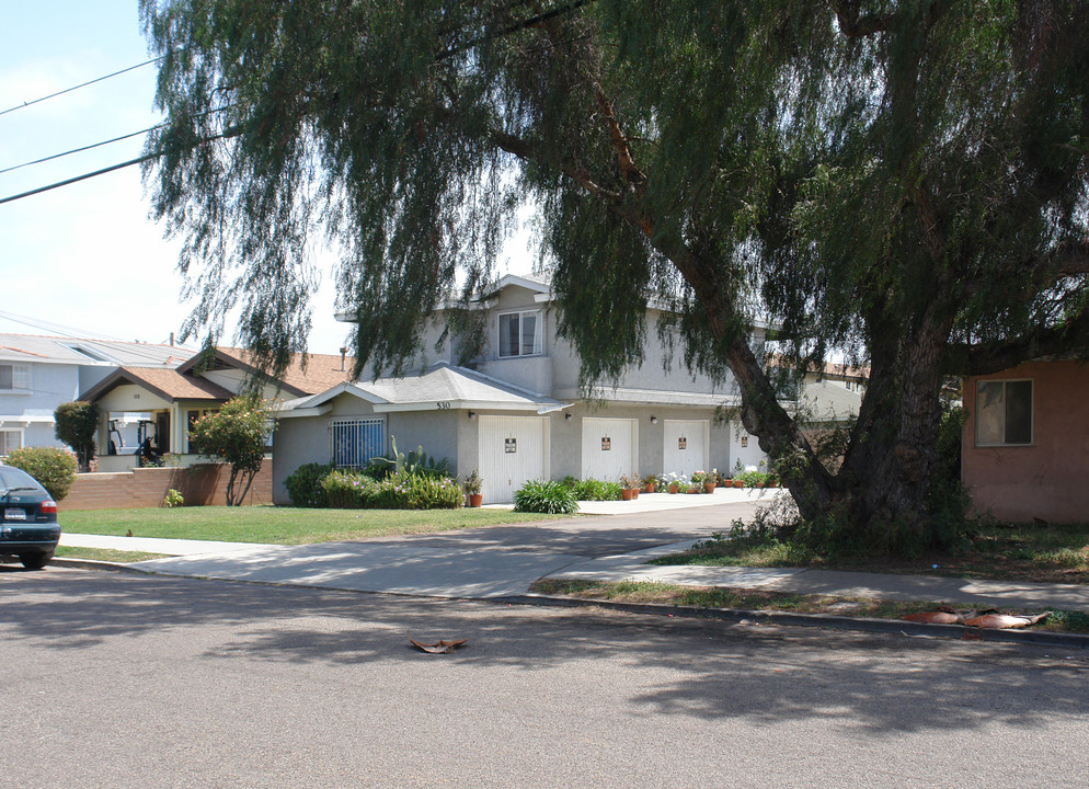 530 Flower St in Chula Vista, CA - Foto de edificio