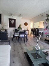 4500 NW 99th Ct in Doral, FL - Building Photo - Building Photo