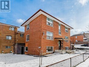 1 Lacey Ave in Toronto, ON - Building Photo - Building Photo