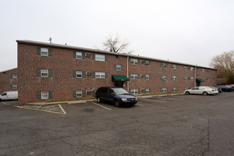 Oxford Plaza Apartments in Philadelphia, PA - Building Photo - Building Photo