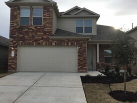 5905 Bell Tower Ln in Austin, TX - Building Photo