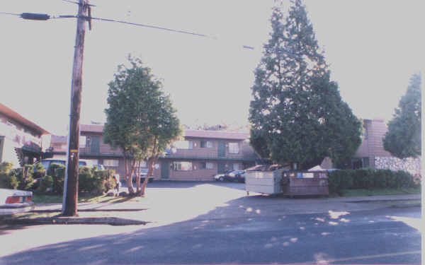 7526-7560 N Ida Ave in Portland, OR - Foto de edificio - Building Photo