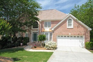 10930 Donamere Dr in Alpharetta, GA - Building Photo
