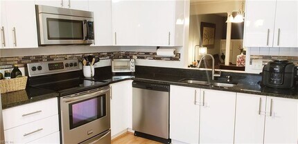 4763 Greenlaw Dr in Virginia Beach, VA - Foto de edificio - Building Photo