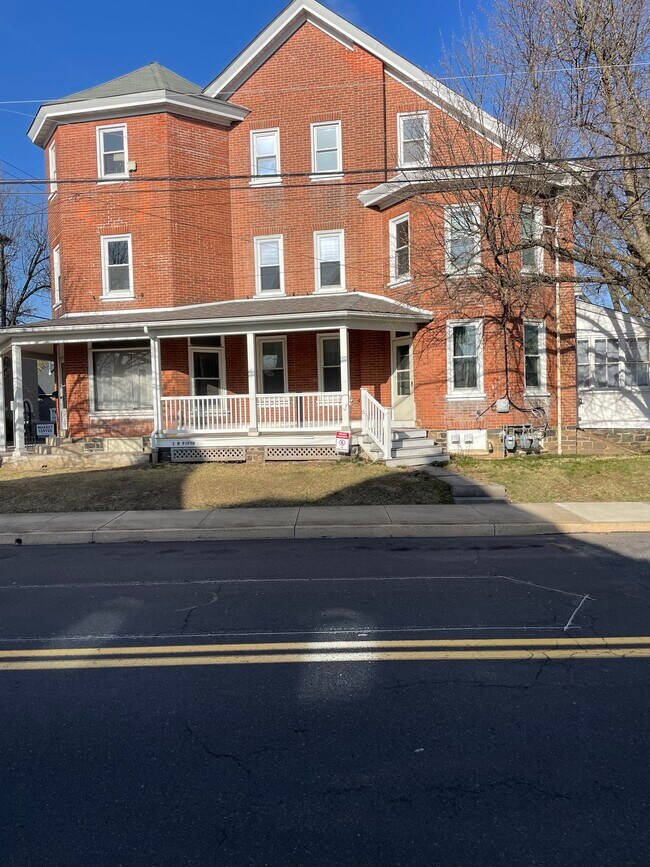 1 N 5th St, Unit Apt 2