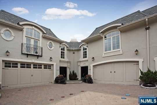 property at 113 Bellaire Dr