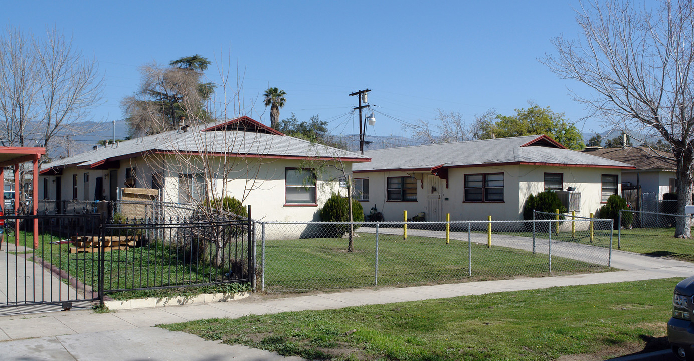 250 E 11th St in San Bernardino, CA - Foto de edificio