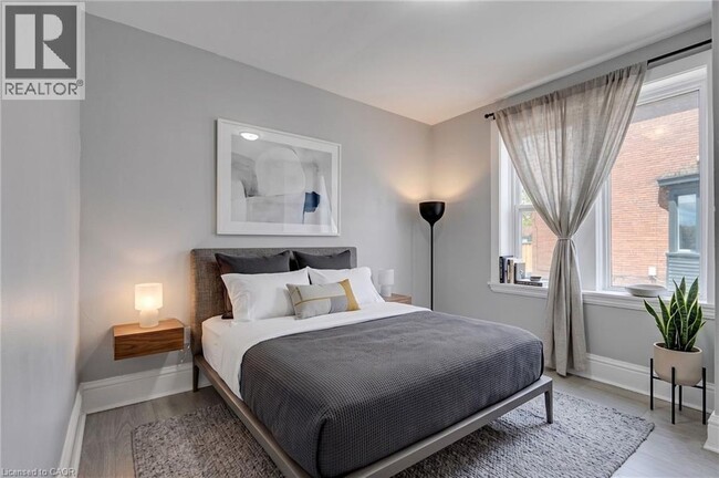 property at 5 Fairholt Rd N