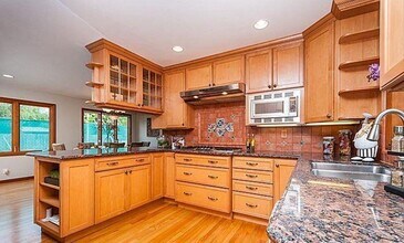 2961 South Ct in Palo Alto, CA - Building Photo - Building Photo