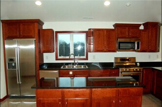 73 Edgewood Ave, Unit 2 in Yonkers, NY - Foto de edificio - Building Photo