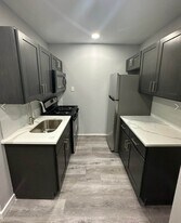 615 Vernon Rd, Unit A in Philadelphia, PA - Building Photo