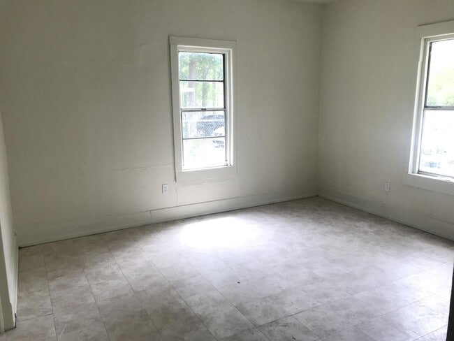 5823 Paris Ave in Jacksonville, FL - Building Photo - Building Photo