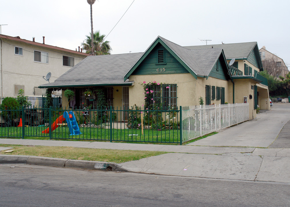 615 W Hyde Park Blvd in Inglewood, CA - Foto de edificio